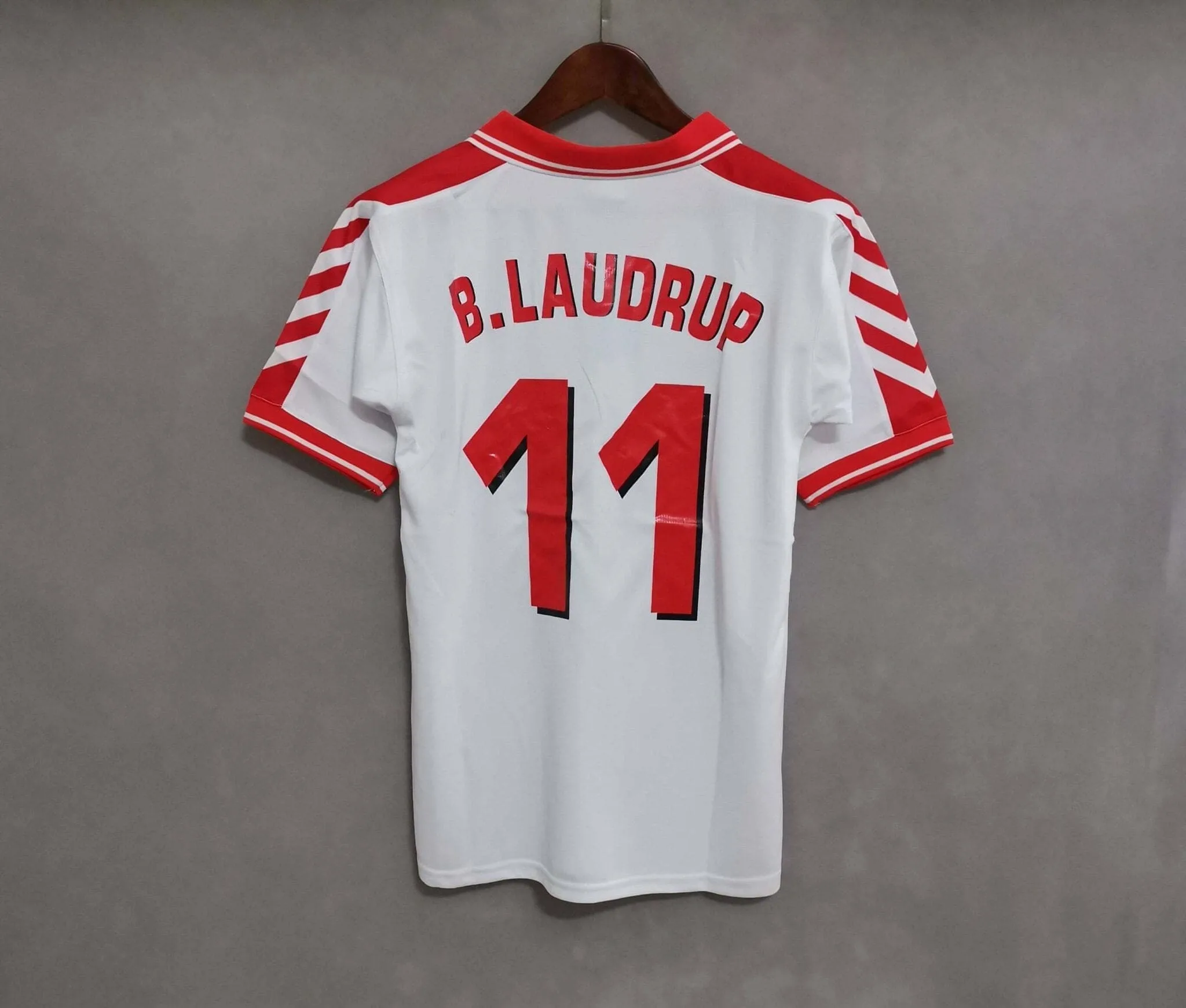 Denmark 1998 Away white kit - Image 3