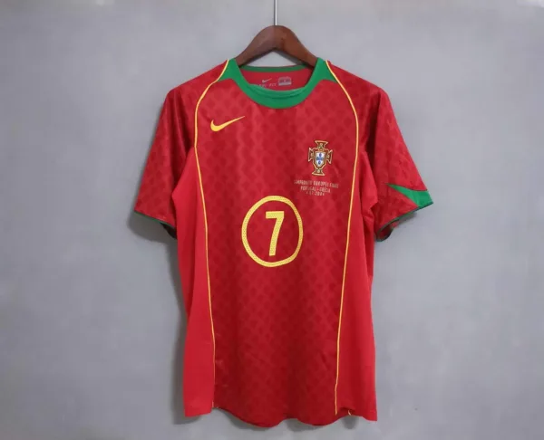 Portugal – 2004 Home red kit