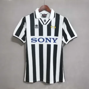Juventus 1995/1997 Home Kit