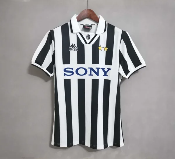 Juventus 1995/1997 Home Kit