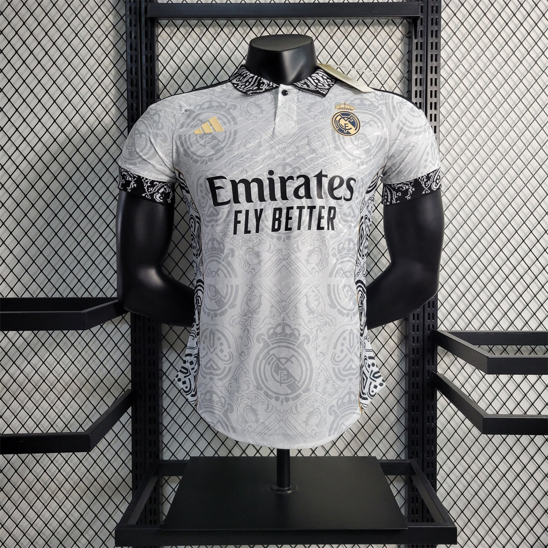 Real Madrid 23/24 Classic Kit Edition – Player version – The Football ...