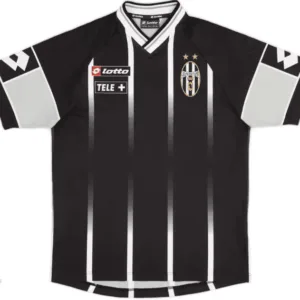 Juventus 2000/01 Home kit