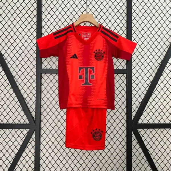 Bayern Munich 24/25 Home kit – Kids