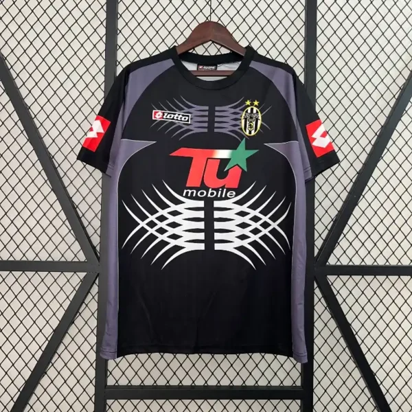 Juventus 2001-02 – Goalkeeper kit