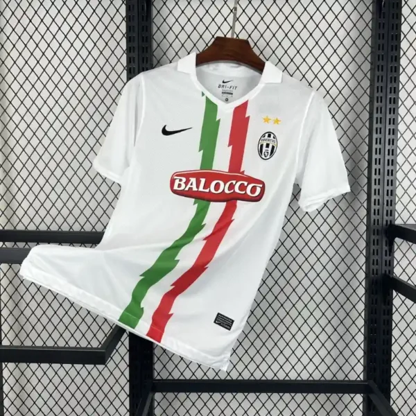 Juventus 2010-11 – Away kit