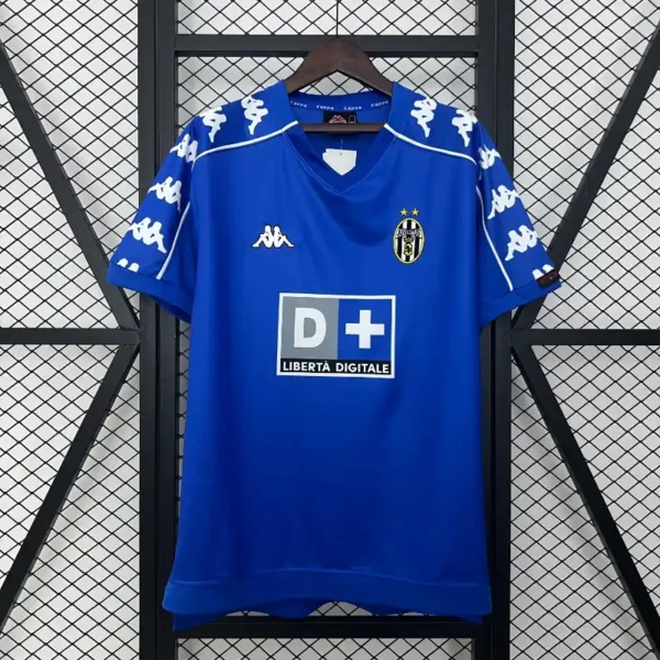 Juventus 1999-00 – Away kit