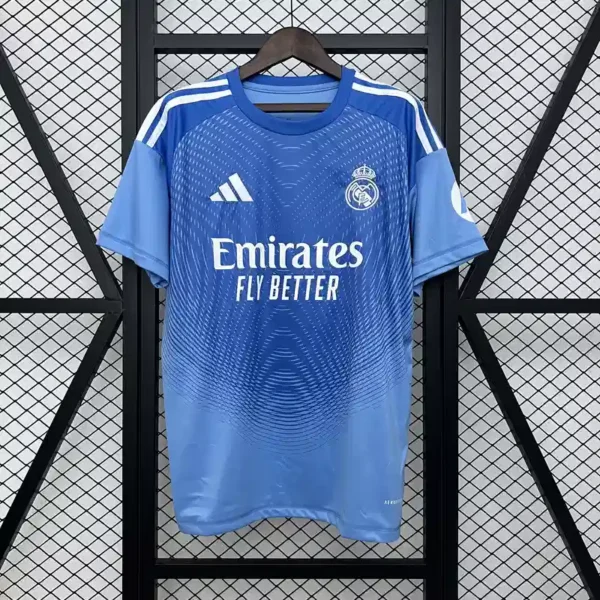Real Madrid Goalkeeper Kit 25/26 – Fan Version