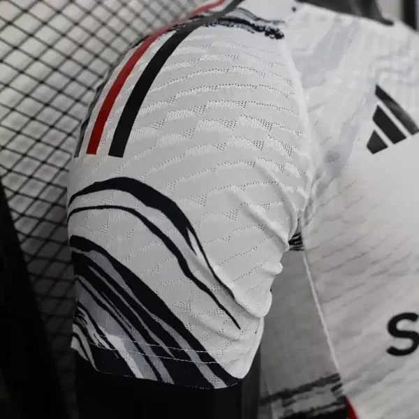 Manchester United White and Black Kit