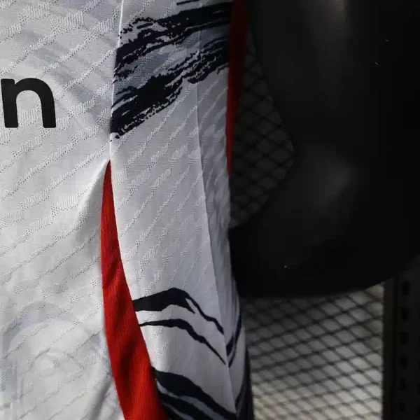 Manchester United White and Black Kit