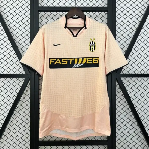 Juventus 2003 - 04 Away Kit - Retro Kit