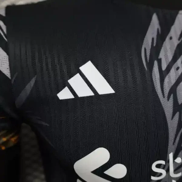 LiverpooI Black Phoenix Kit – Player Version