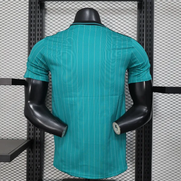 adidas Retro Style Kit
