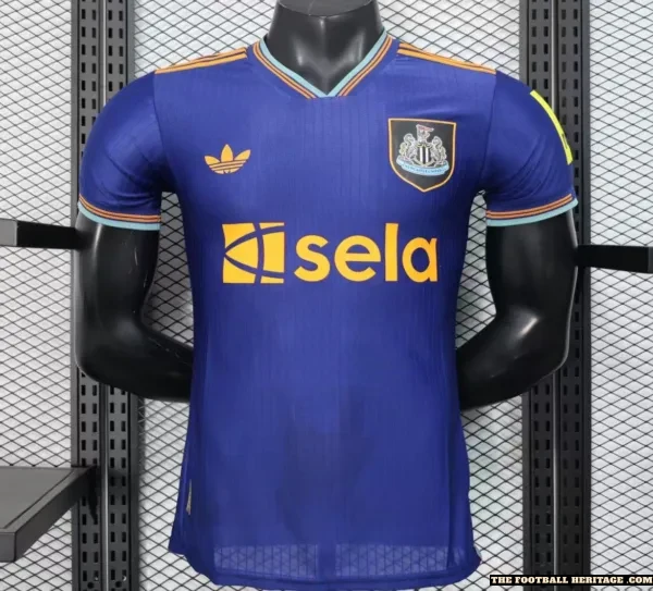 Newcastle 25/26 blue Kit