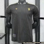 Manchester United Black Terrace Icons Kit