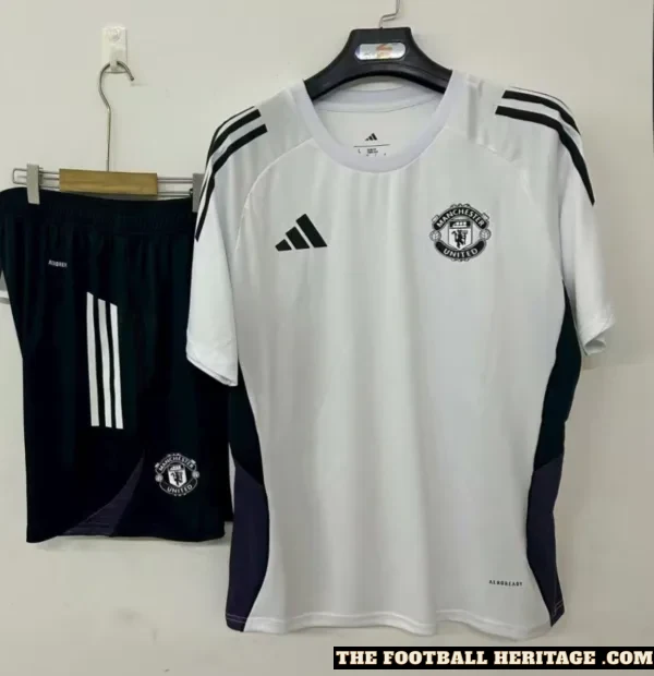 Manchester United 25/26 White Training Set