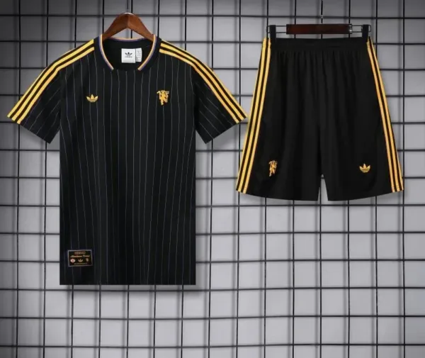 Manchester United 25/26 Football Black Set