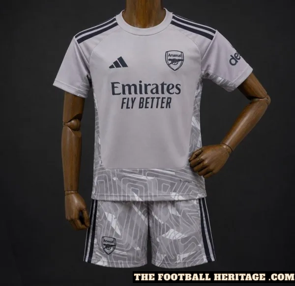 Arsenal Goalkeeper Kit