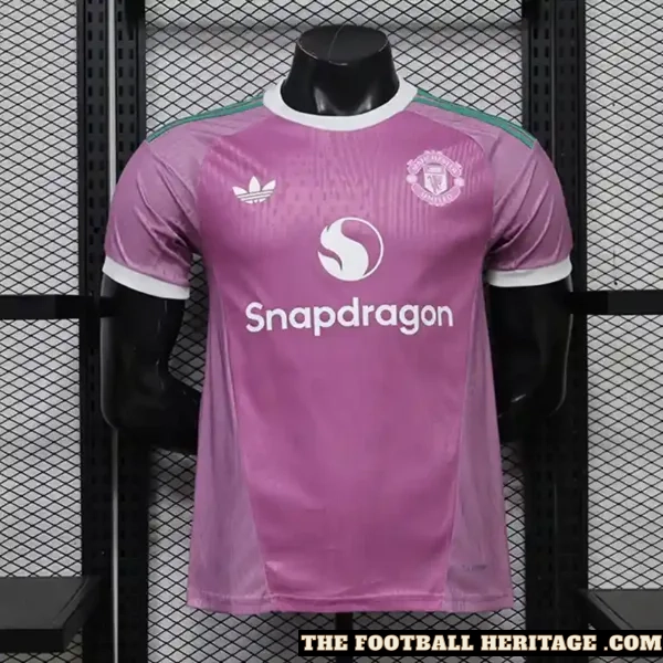 Manchester United Purple Kit Goalkeeper
