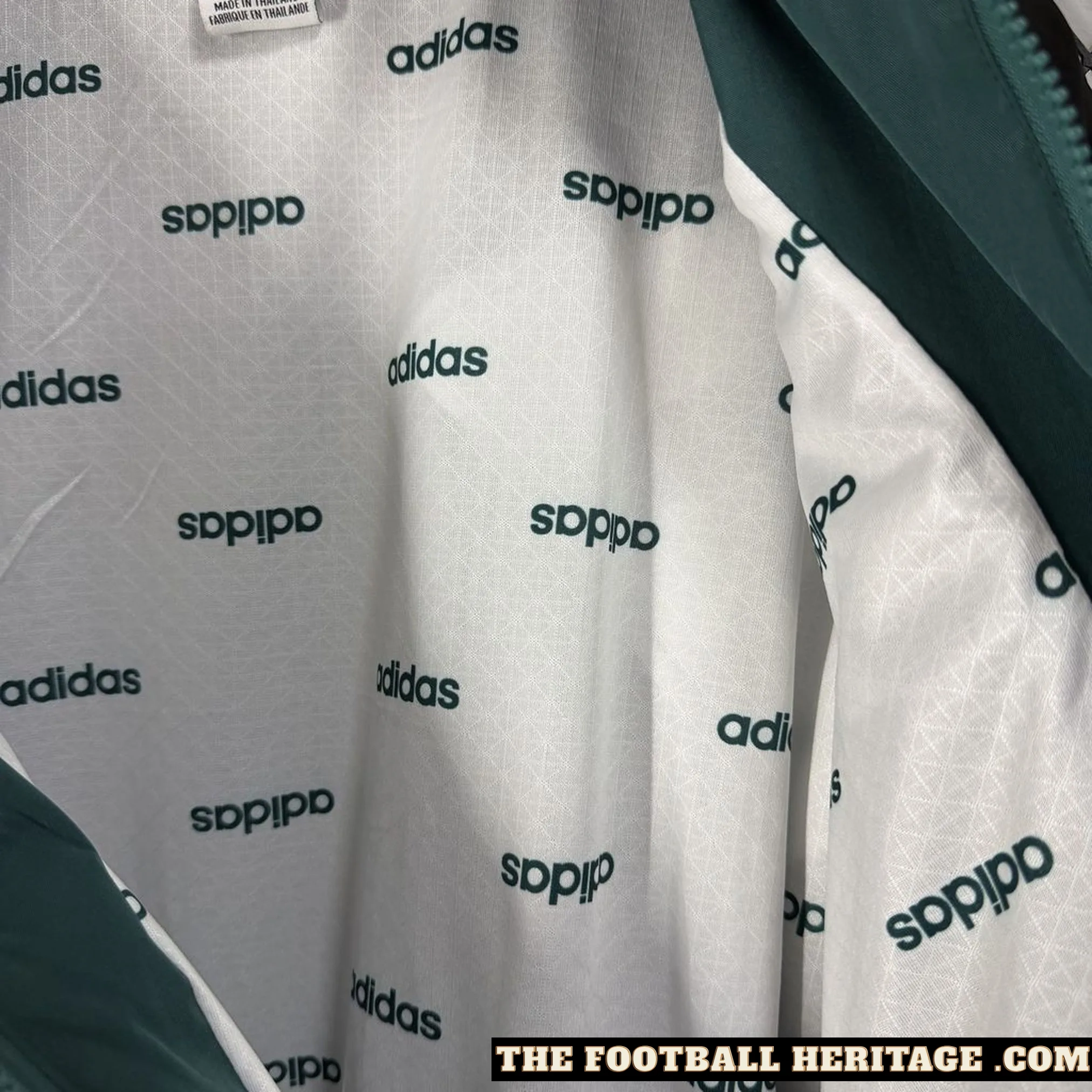 1995/96 Liverpool Retro Windbreaker - Image 7