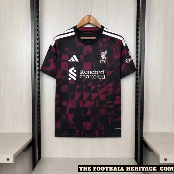 IiverpooI 26/27 Third Kit